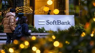 سوفت بنك تستهدف تمويلاً ضخماً من الخليج بقيمة 100 مليار دولار 